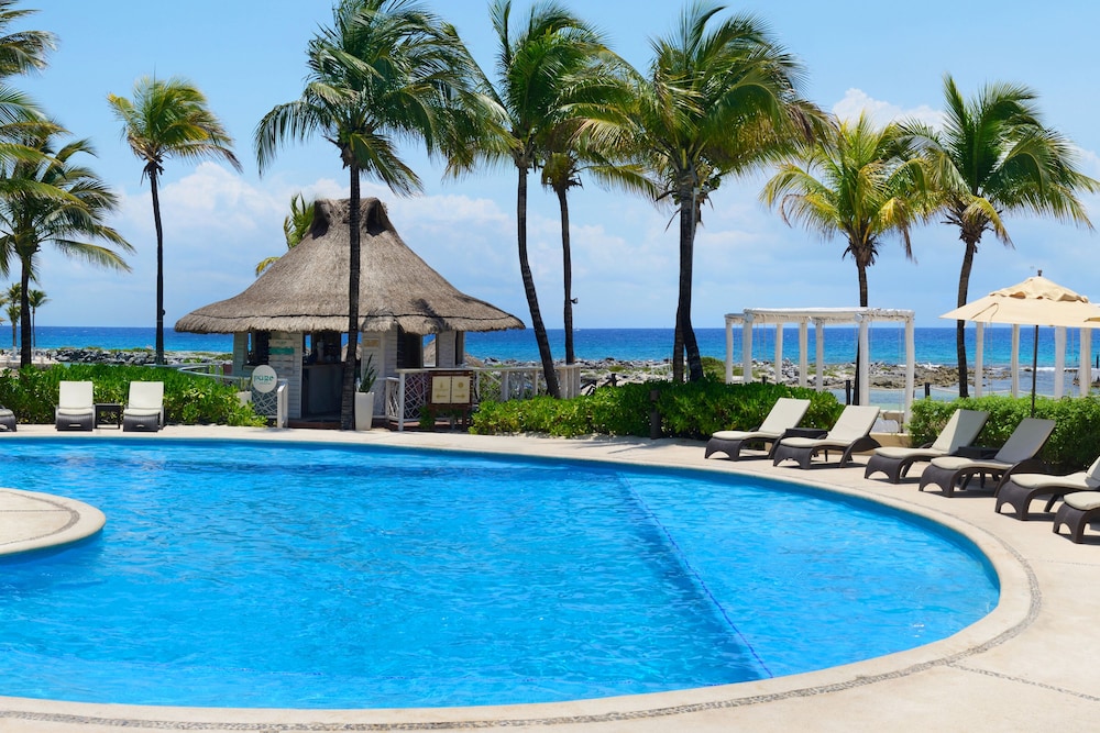 Catalonia Riviera Maya Resort and Spa All Inclusive — Swimming pool in Puerto Aventuras, Quintana Roo