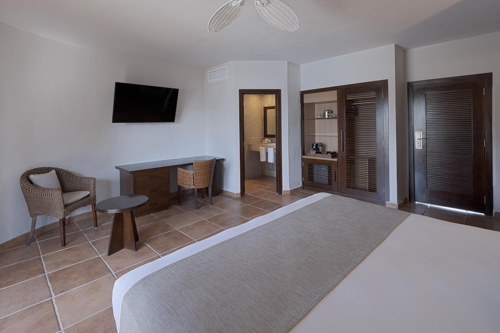 Catalonia Riviera Maya Resort and Spa All Inclusive — Hotel rooms in Puerto Aventuras, Quintana Roo