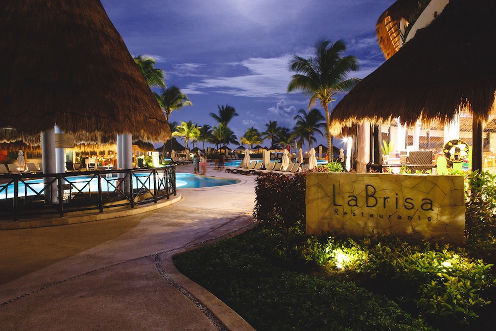 Catalonia Riviera Maya Resort and Spa All Inclusive — Restaurant & bars in Puerto Aventuras, Quintana Roo