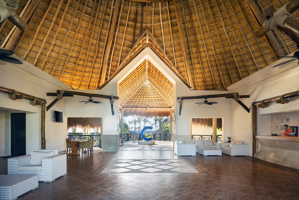 Catalonia Riviera Maya Resort and Spa All Inclusive — Hotel building in Puerto Aventuras, Quintana Roo
