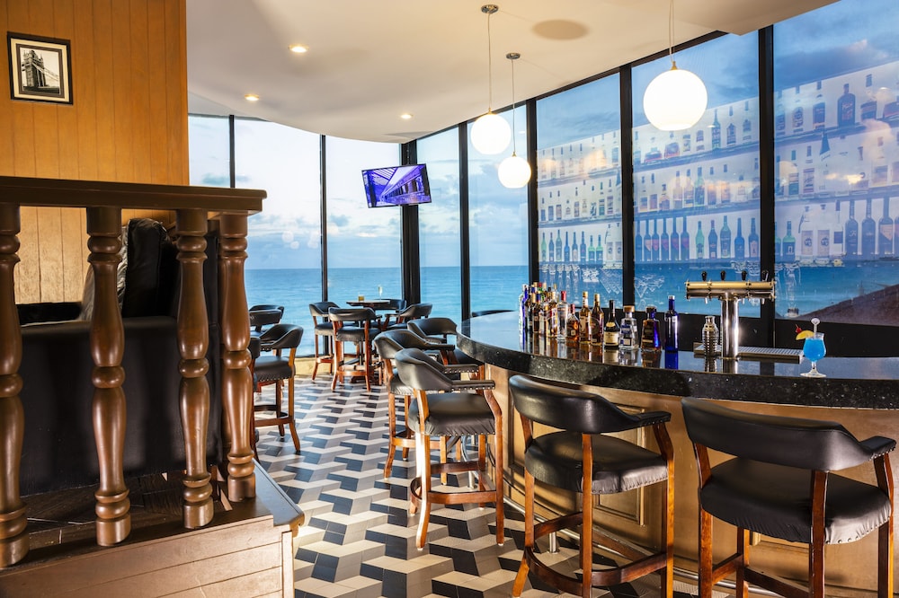 Crown Paradise Club Cancun All Inclusive — Restaurant in Cancun, Quintana Roo