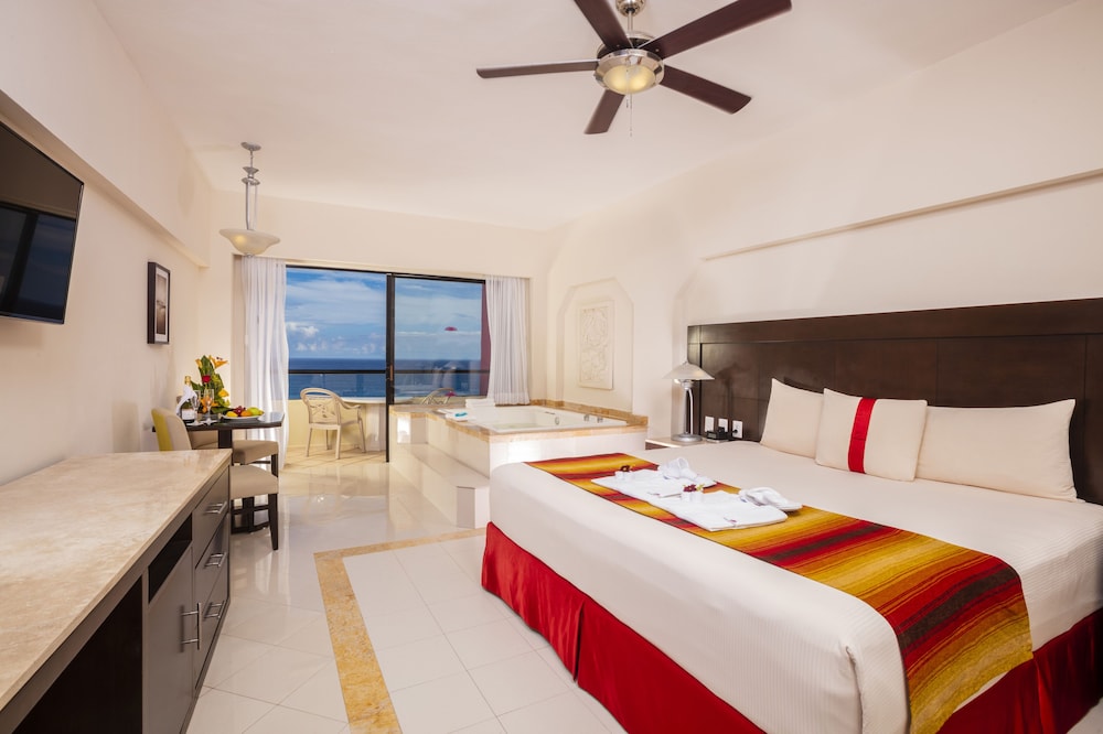 Crown Paradise Club Cancun All Inclusive — Rooms in Cancun, Quintana Roo