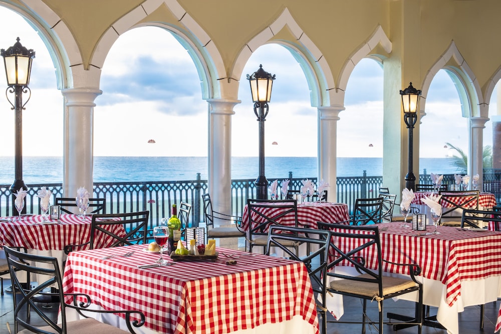 Crown Paradise Club Cancun All Inclusive — Restaurant in Cancun, Quintana Roo