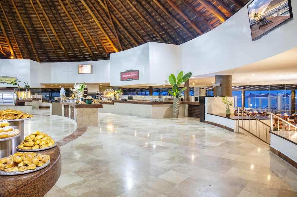 Crown Paradise Club Cancun All Inclusive — Restaurant in Cancun, Quintana Roo