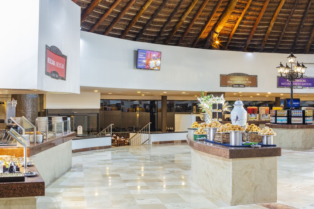 Crown Paradise Club Cancun All Inclusive — Restaurant in Cancun, Quintana Roo