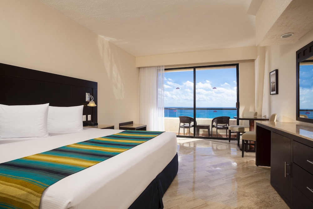Crown Paradise Club Cancun All Inclusive — Rooms in Cancun, Quintana Roo