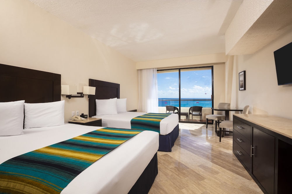 Crown Paradise Club Cancun All Inclusive — Rooms in Cancun, Quintana Roo