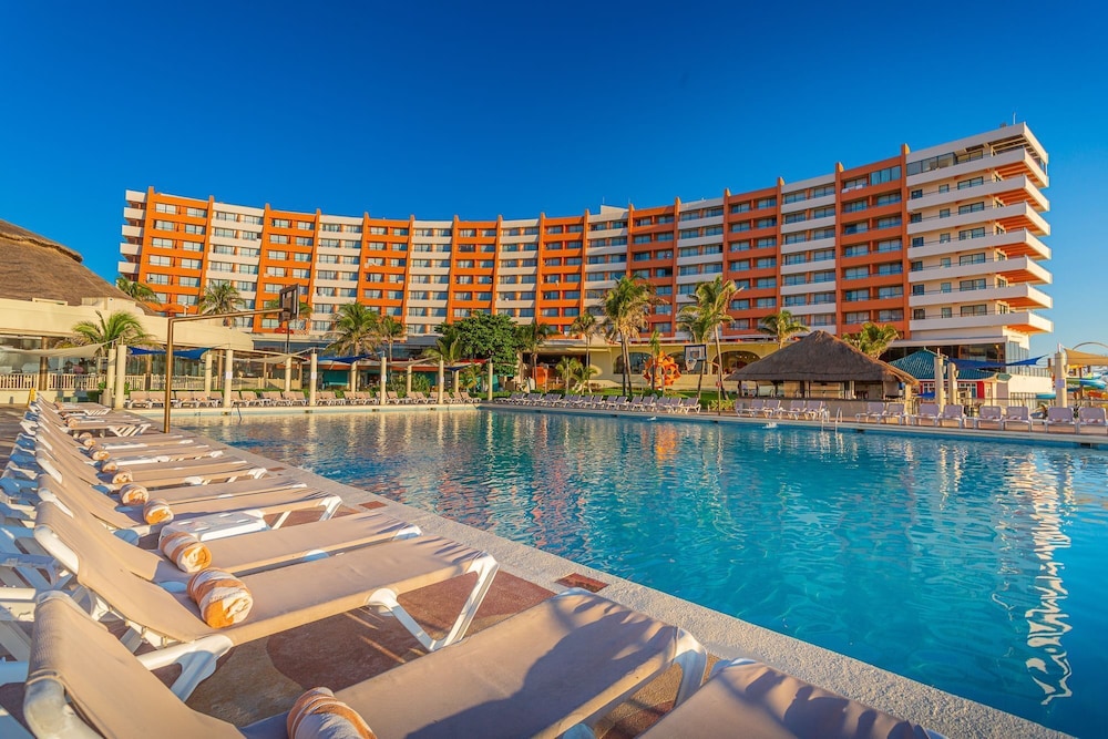 Crown Paradise Club Cancun All Inclusive — Main photo in Cancun, Quintana Roo