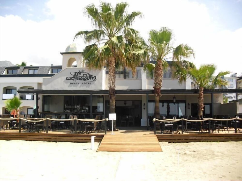 Alaaddin Beach Hotel - Adults Only — Restaurant & bars in Alanya