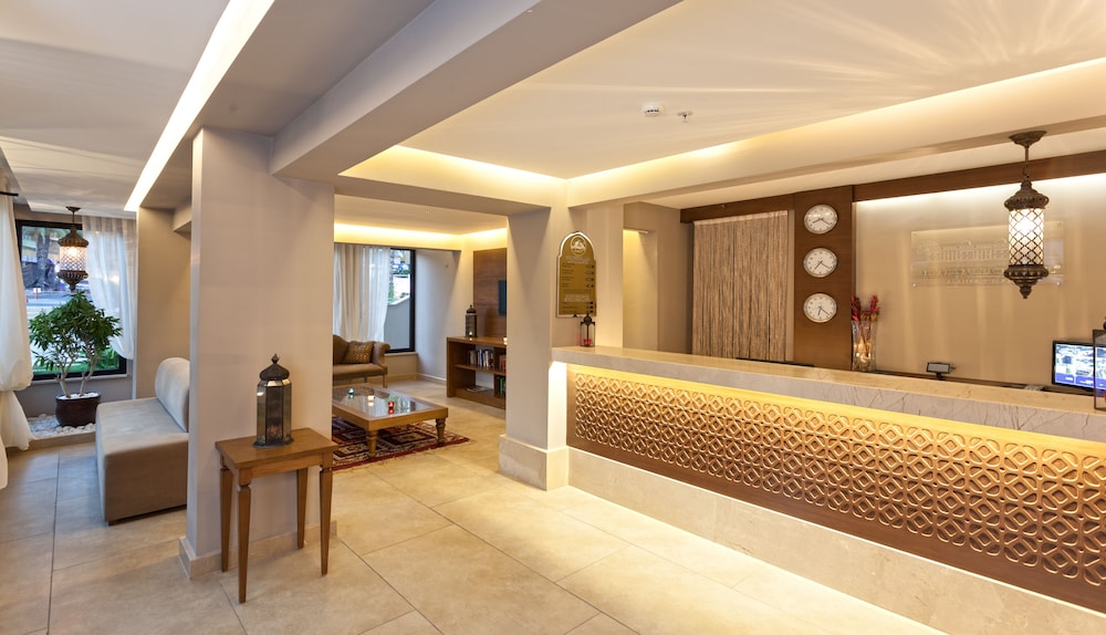 Alaaddin Beach Hotel - Adults Only — Hotel building in Alanya