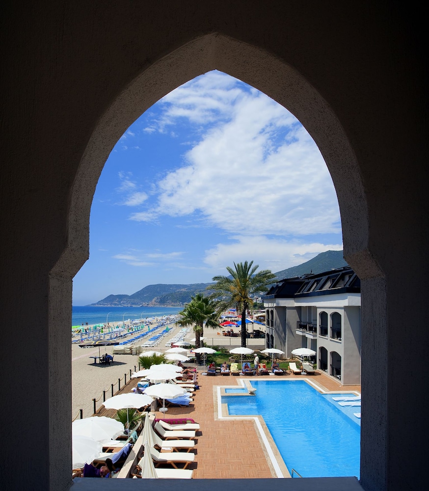 Alaaddin Beach Hotel - Adults Only — Swimming pool in Alanya