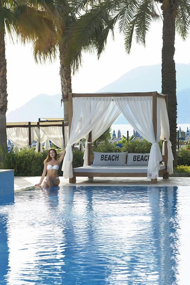 Alaaddin Beach Hotel - Adults Only — Swimming pool in Alanya