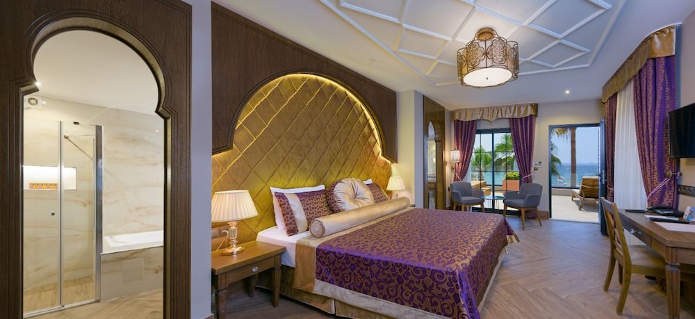 Alaaddin Beach Hotel - Adults Only — Hotel rooms in Alanya