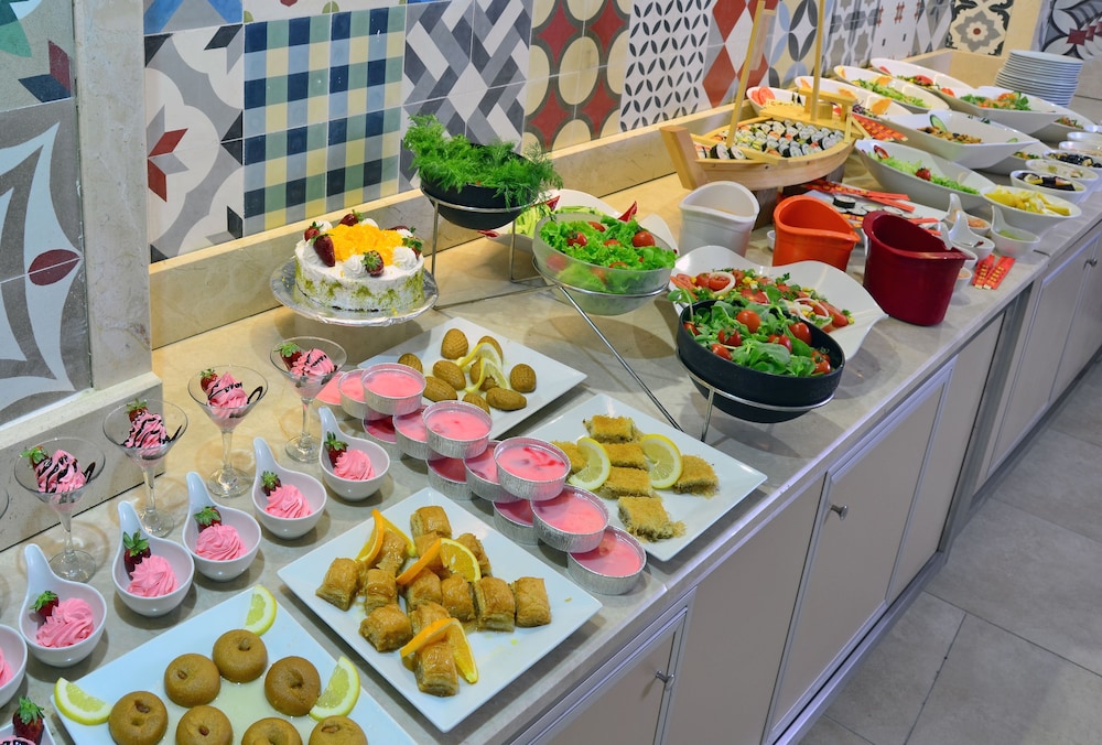 Alaaddin Beach Hotel - Adults Only — Restaurant & bars in Alanya