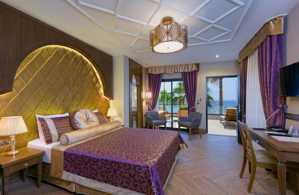 Alaaddin Beach Hotel - Adults Only — Hotel rooms in Alanya