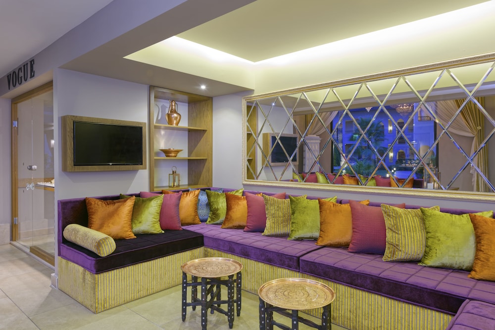 Alaaddin Beach Hotel - Adults Only — Restaurant & bars in Alanya