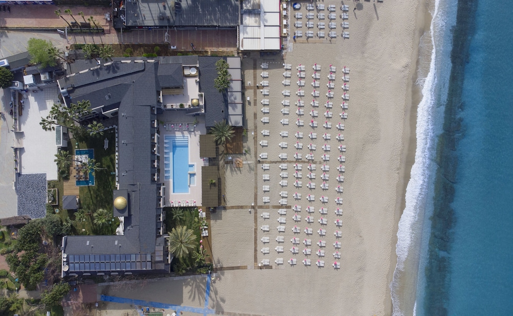 Alaaddin Beach Hotel - Adults Only — Beach in Alanya