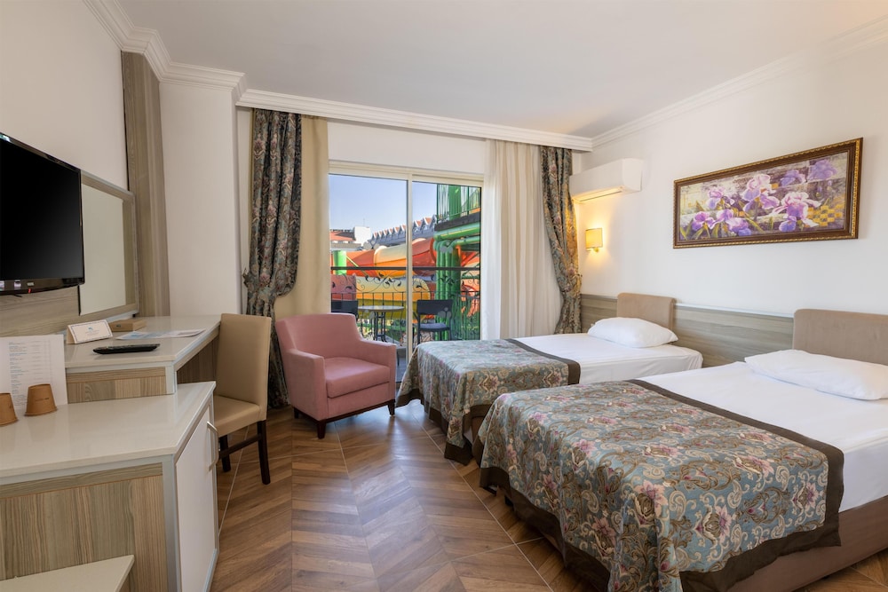 Crystal Aura Aqua Collection - All inclusive — Rooms in Kemer