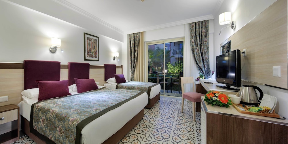 Crystal Aura Aqua Collection - All inclusive — Rooms in Kemer