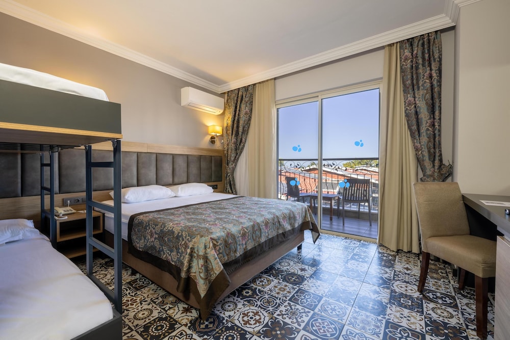 Crystal Aura Aqua Collection - All inclusive — Rooms in Kemer