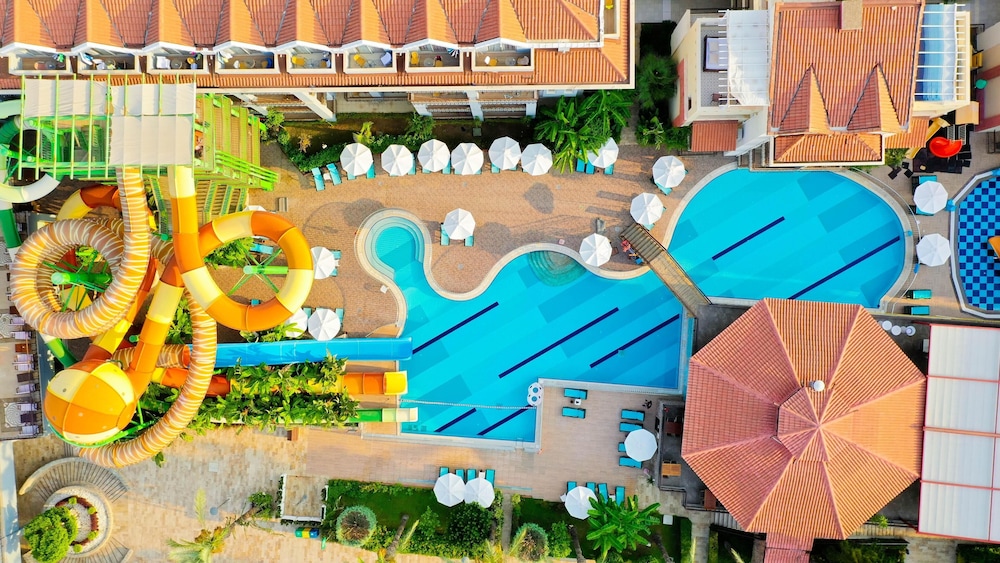 Crystal Aura Aqua Collection - All inclusive — Pool in Kemer