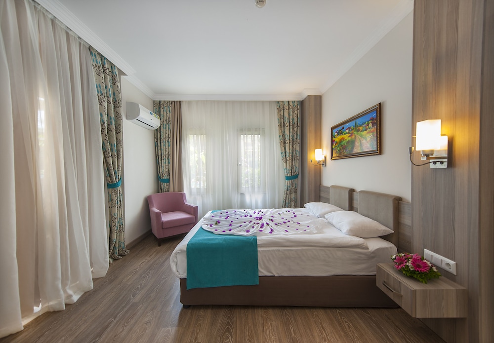 Crystal Aura Aqua Collection - All inclusive — Rooms in Kemer