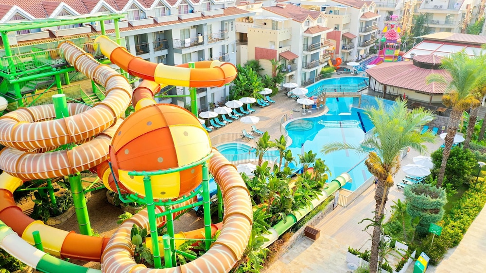 Crystal Aura Aqua Collection - All inclusive — Pool in Kemer