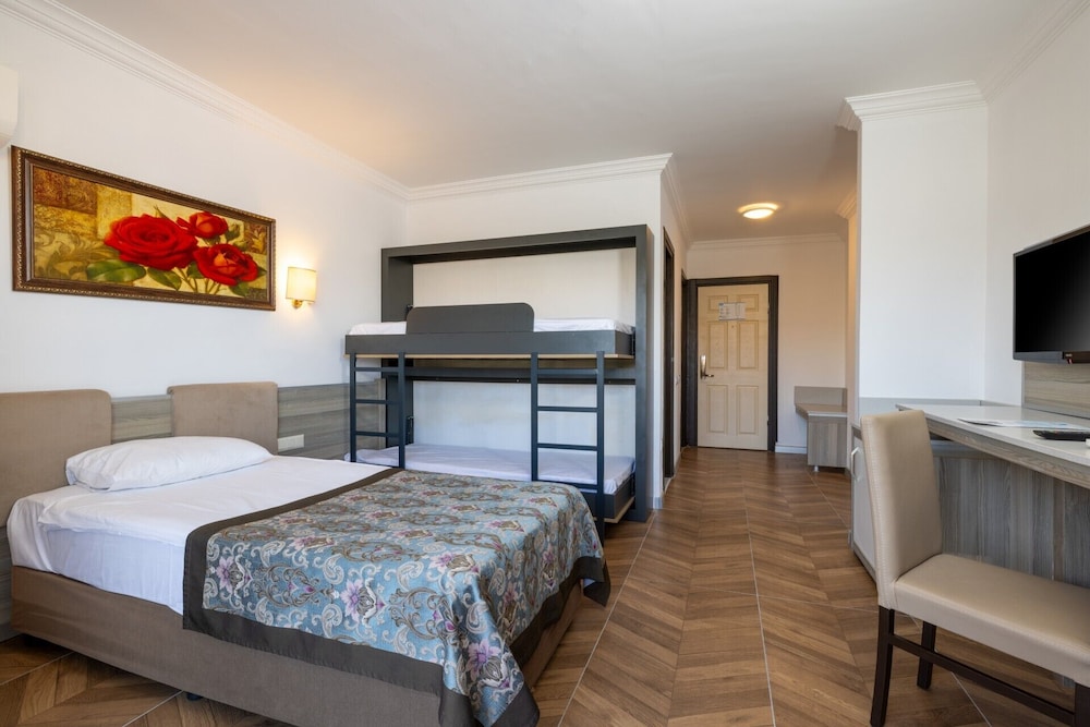 Crystal Aura Aqua Collection - All inclusive — Rooms in Kemer