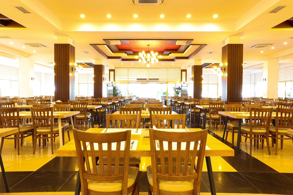 Crystal Aura Aqua Collection - All inclusive — Restaurant in Kemer