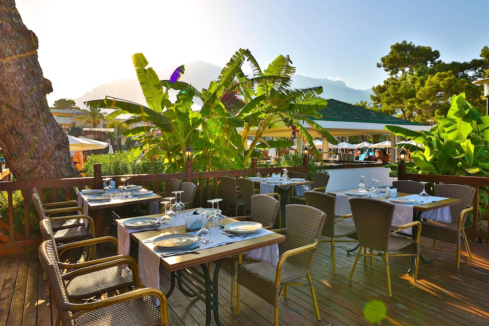 Crystal Aura Aqua Collection - All inclusive — Restaurant in Kemer