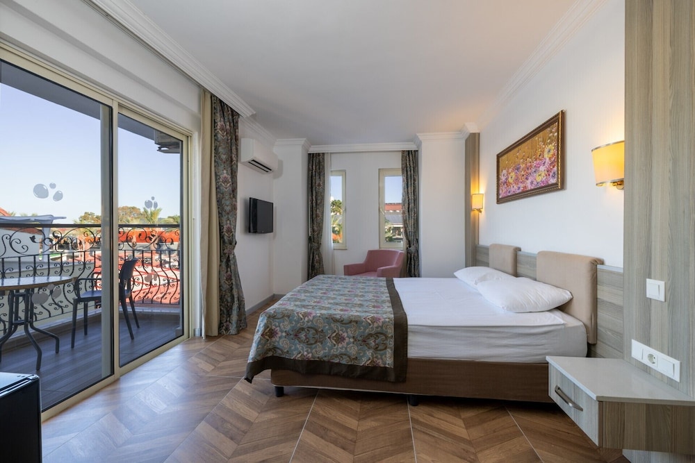 Crystal Aura Aqua Collection - All inclusive — Rooms in Kemer