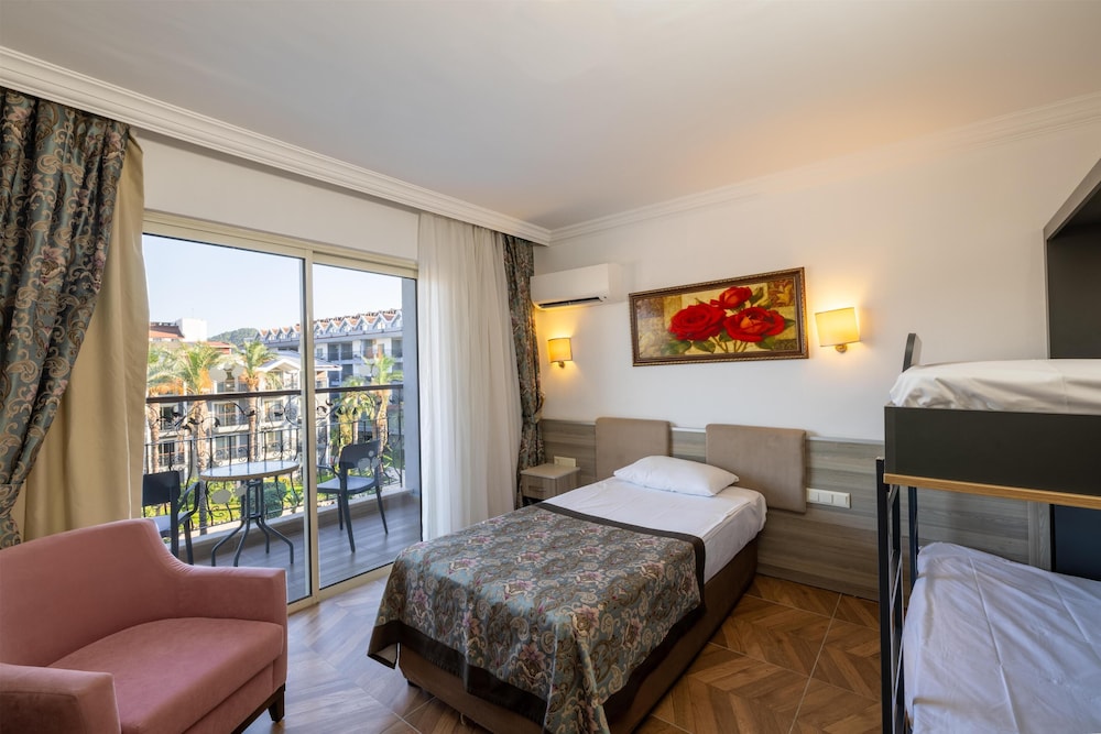 Crystal Aura Aqua Collection - All inclusive — Rooms in Kemer