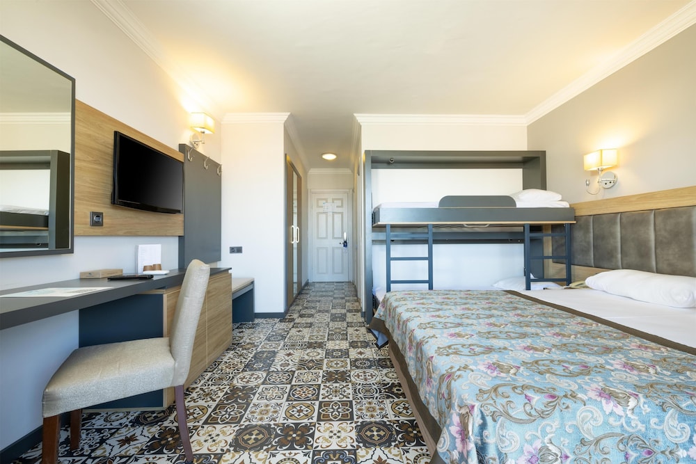Crystal Aura Aqua Collection - All inclusive — Rooms in Kemer