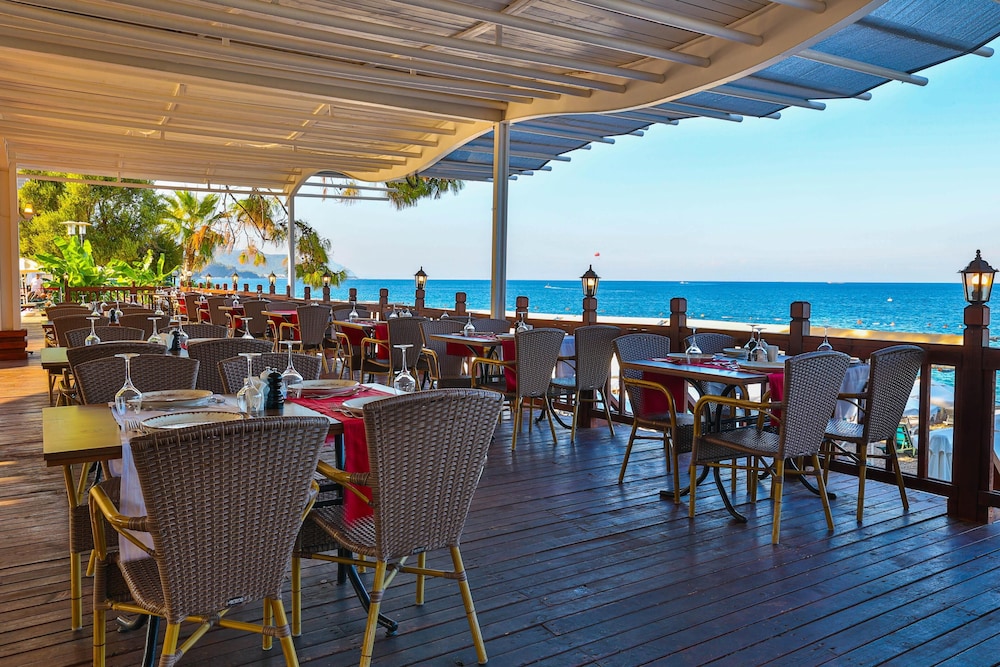 Crystal Aura Aqua Collection - All inclusive — Restaurant in Kemer