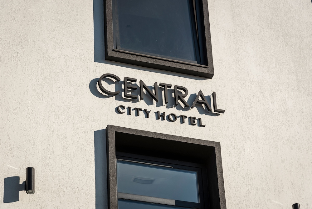 Central City Hotel — Hotel building in Chania