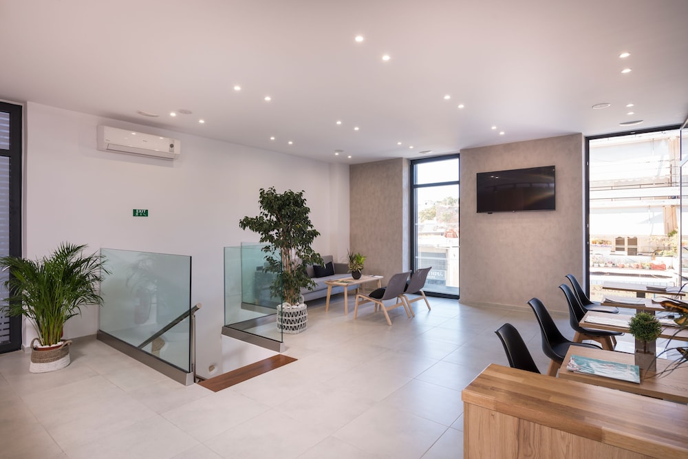 Central City Hotel — Hotel building in Chania