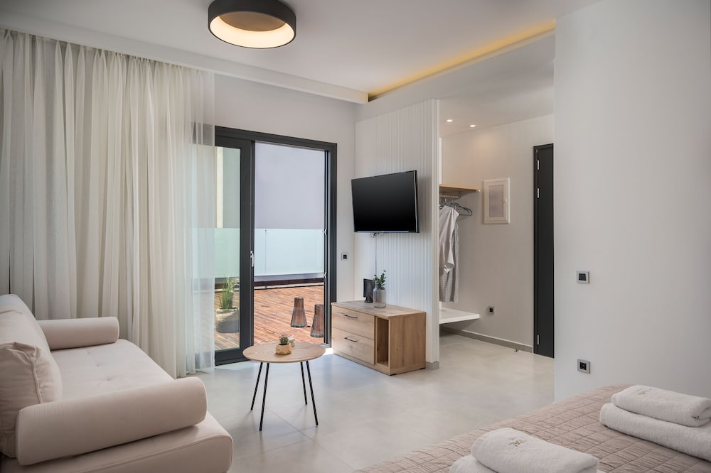Central City Hotel — Hotel rooms in Chania