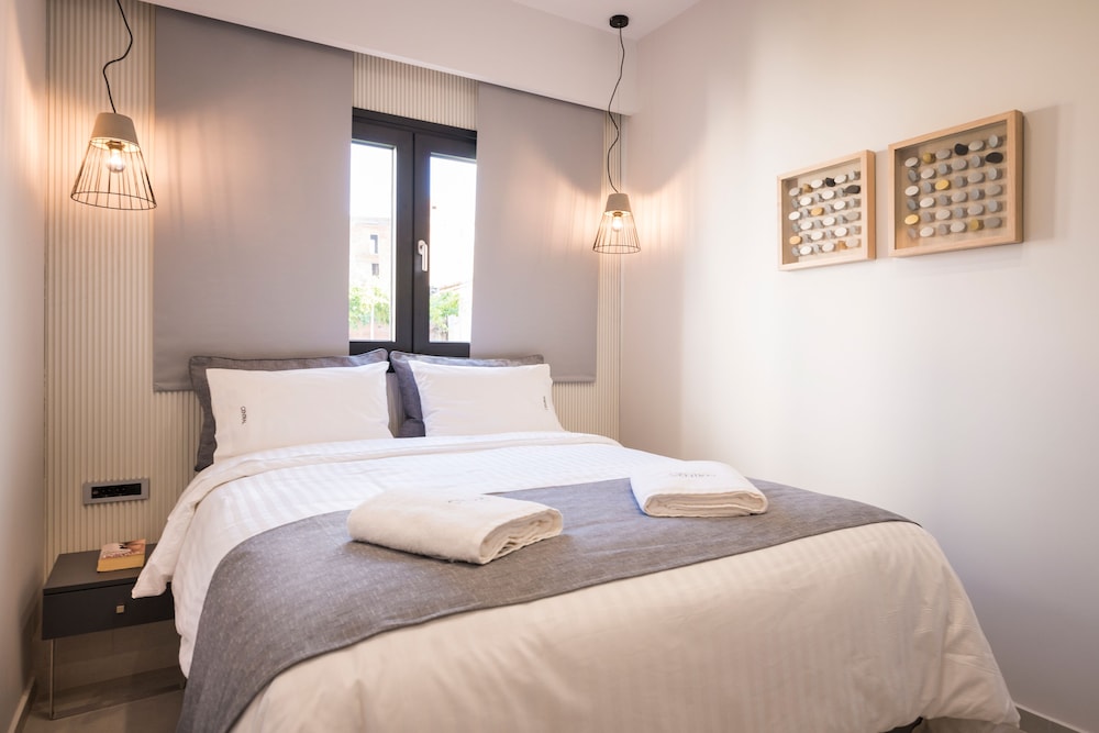 Central City Hotel — Hotel rooms in Chania