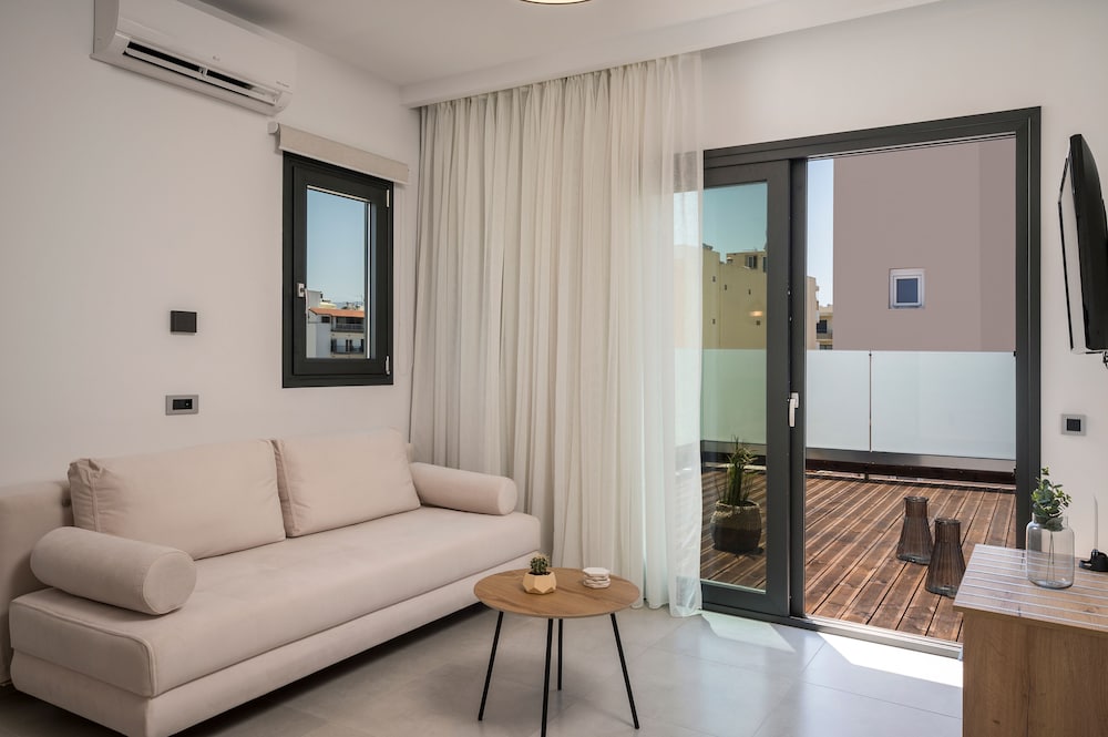 Central City Hotel — Hotel rooms in Chania