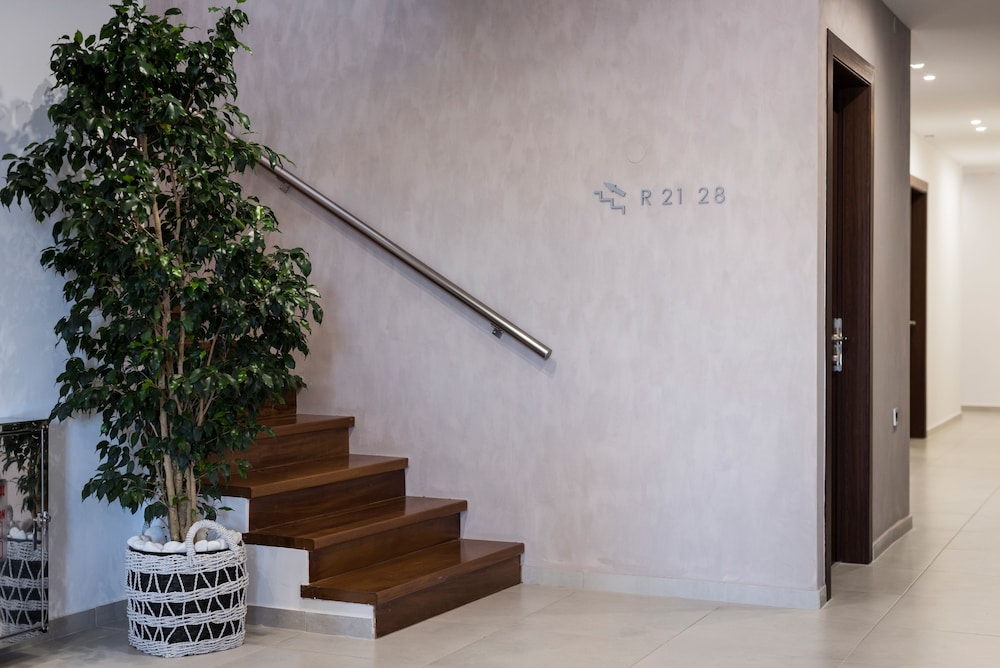 Central City Hotel — Hotel building in Chania