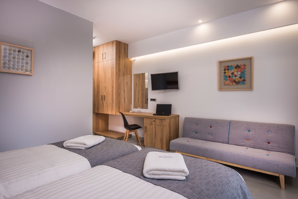 Central City Hotel — Hotel rooms in Chania