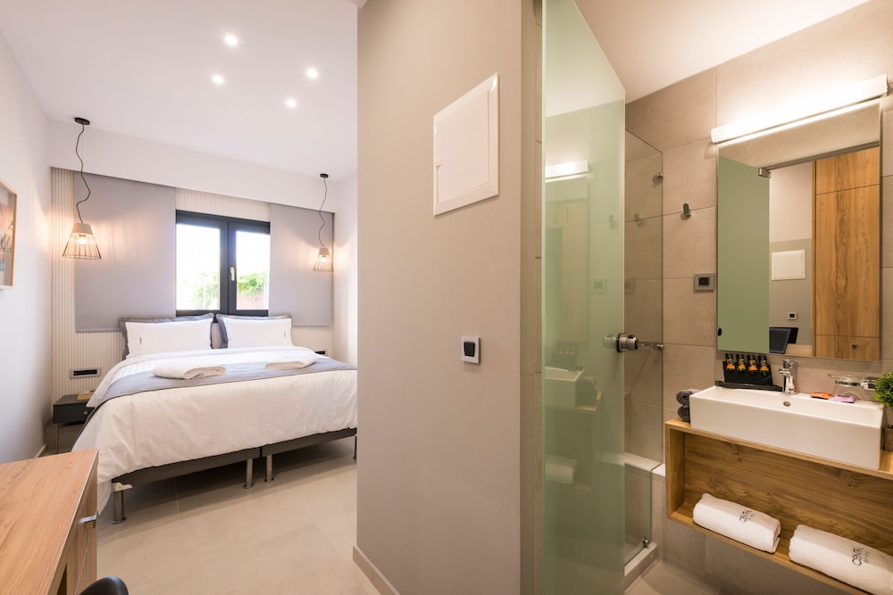 Central City Hotel — Hotel rooms in Chania