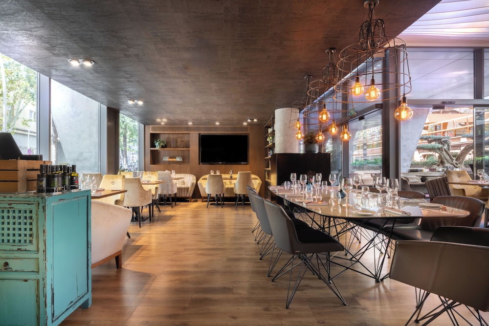 Hotel SB Glow 4 Sup — Restaurant & bars in Barcelona, Catalonia