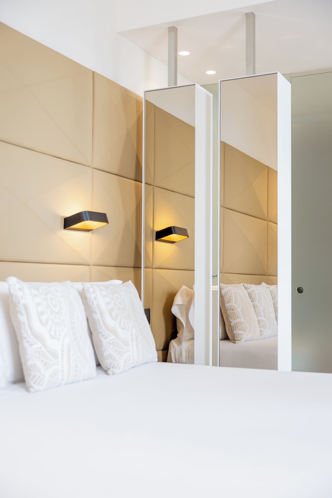 Hotel SB Glow 4 Sup — Hotel rooms in Barcelona, Catalonia
