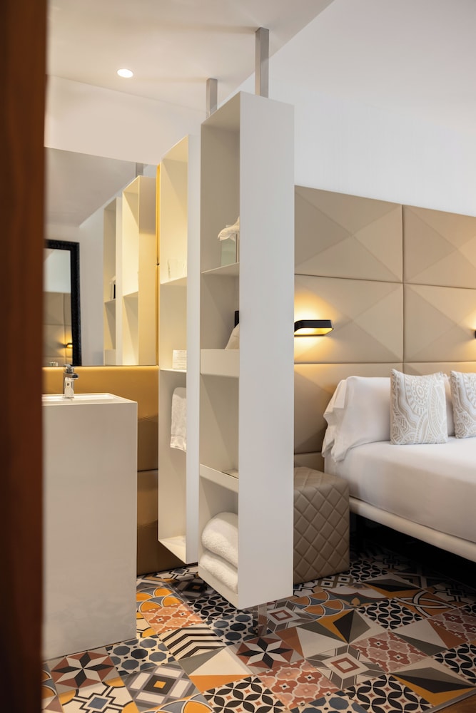 Hotel SB Glow 4 Sup — Hotel rooms in Barcelona, Catalonia
