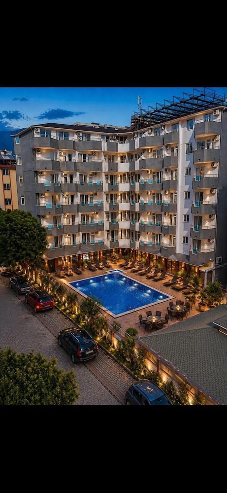 Bariscan Hotel – All Inclusive — Swimming pool in Alanya