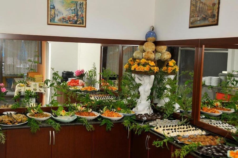 Bariscan Hotel – All Inclusive — Restaurant & bars in Alanya
