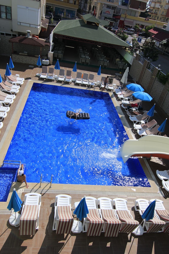 Bariscan Hotel – All Inclusive — Swimming pool in Alanya