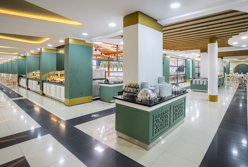 Blue Star Hotel - All Inclusive — Restaurant & bars in Alanya