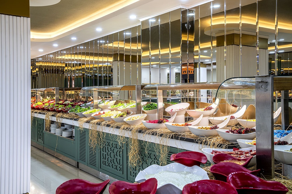 Blue Star Hotel - All Inclusive — Restaurant & bars in Alanya